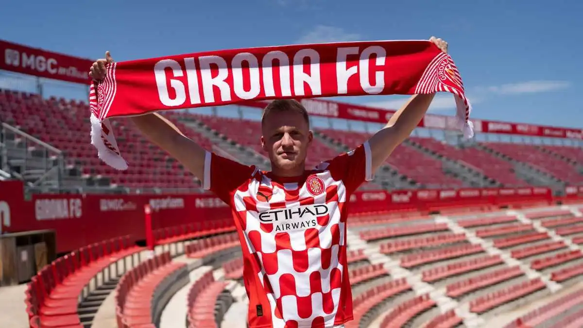 Donny Van de Beek Girona